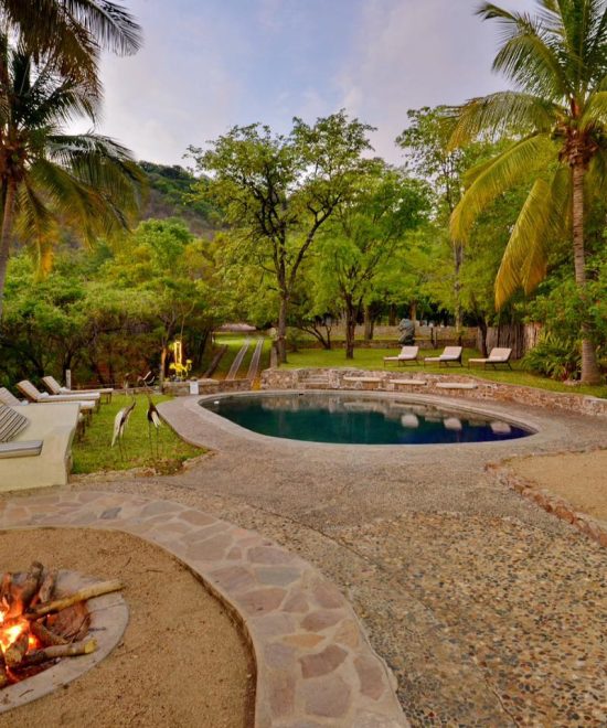 KARIBA SAFARI LODGE: LAKESIDE LUXURY WITH UNPARALLELED VIEWS