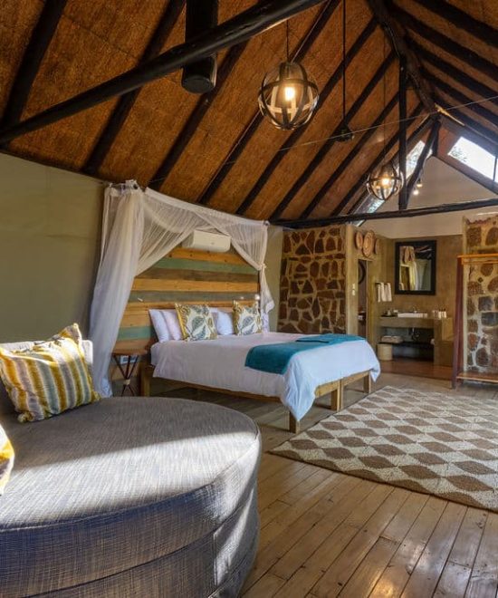 MERGING THE SPLENDOUR OF THE FALLS AND THE ZAMBEZI RIVER WITH THE ESSENCE OF SAFARI LIFE